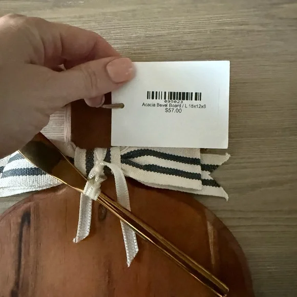 NWT acacia wood cheese board: 
15x12x6 - Picture 3 of 6